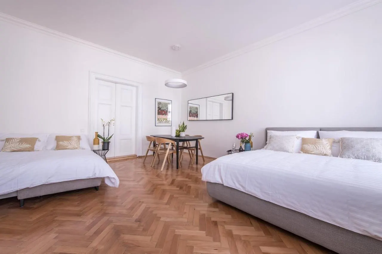New Design Apt - Central Location Wenceslas Square Prag 0*,  Tjekkiet